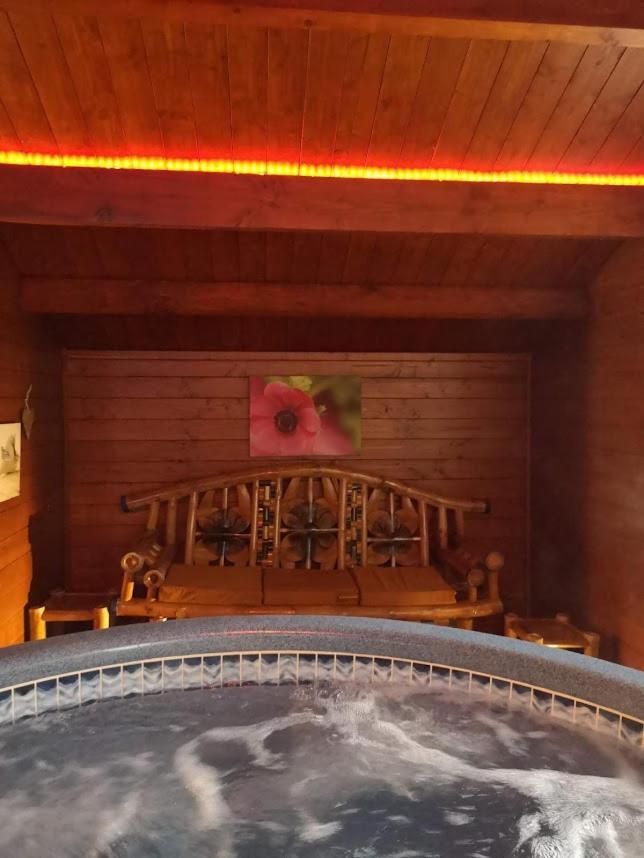 Het Filipijns Slaaphuisje Hooglede Εξωτερικό φωτογραφία